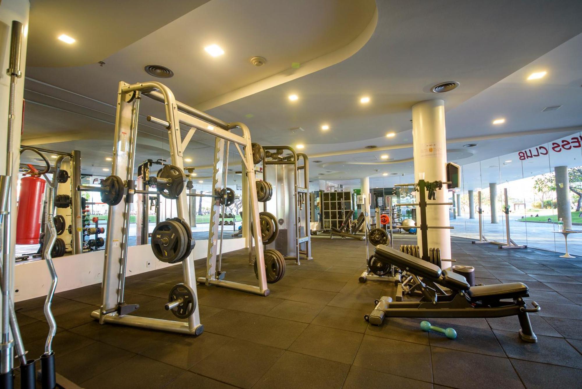 Royal Tulip Brasilia Alvorada Hotel Exterior photo The gym at the club